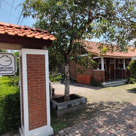 Genthong Homestay Magelang Εξωτερικό φωτογραφία