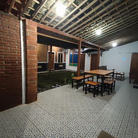 Genthong Homestay Magelang Εξωτερικό φωτογραφία