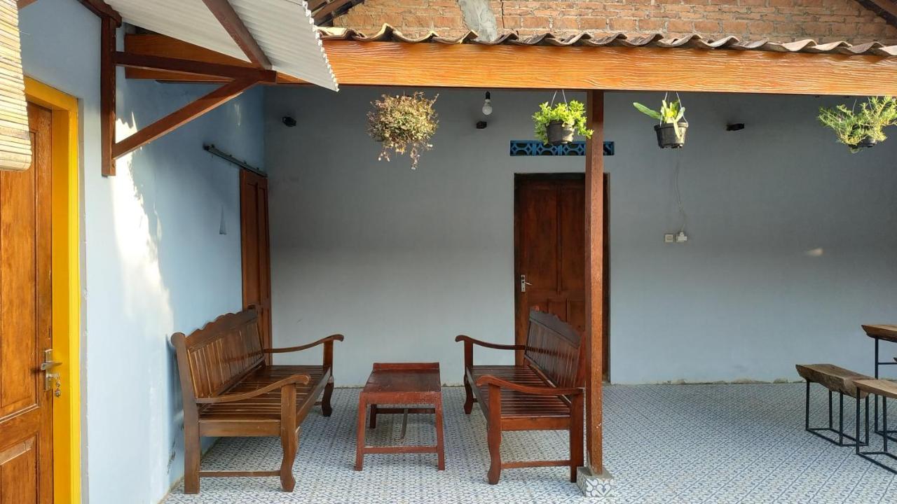 Genthong Homestay Magelang Εξωτερικό φωτογραφία