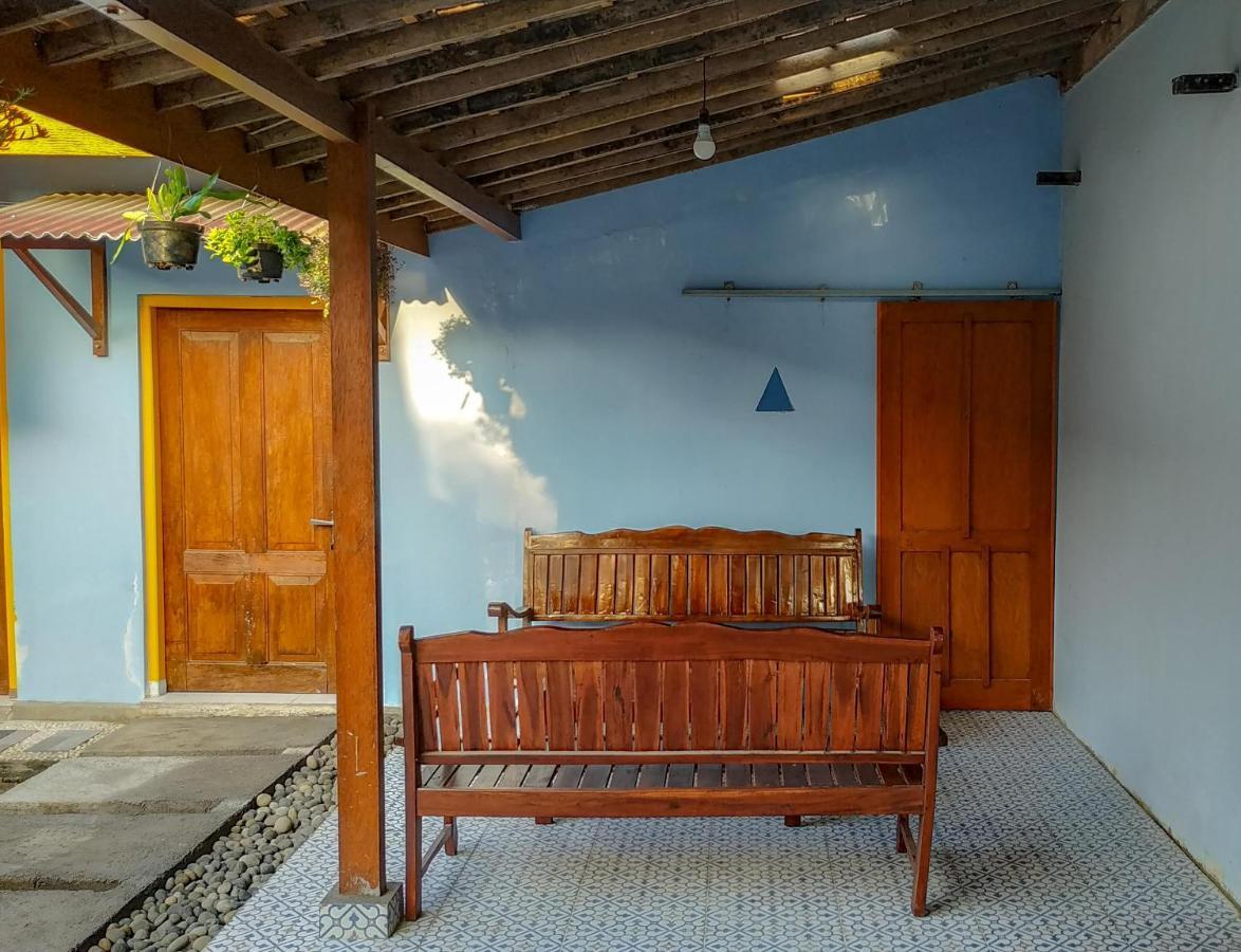 Genthong Homestay Magelang Εξωτερικό φωτογραφία
