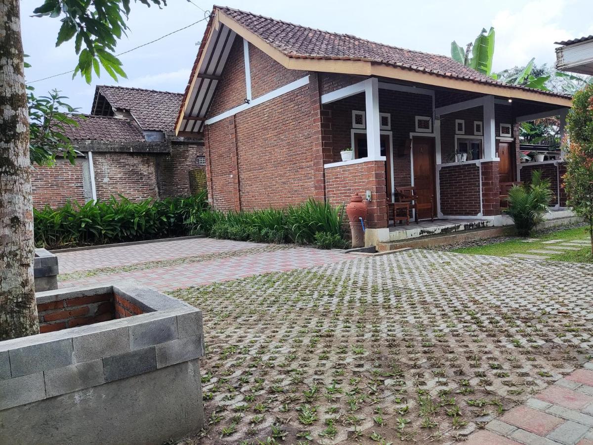 Genthong Homestay Magelang Εξωτερικό φωτογραφία