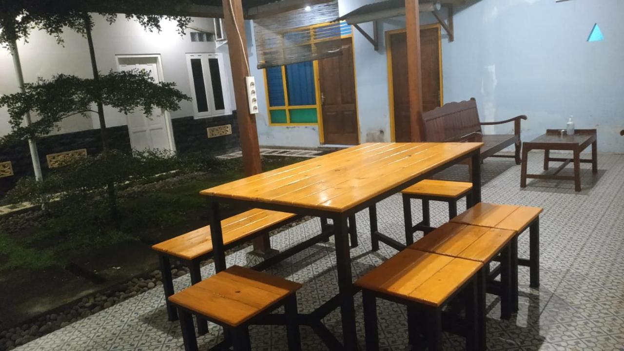 Genthong Homestay Magelang Εξωτερικό φωτογραφία