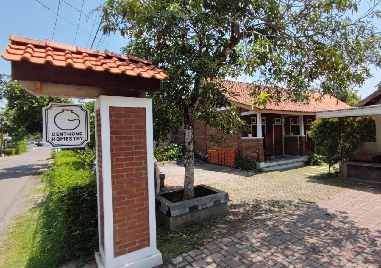 Genthong Homestay Magelang Εξωτερικό φωτογραφία