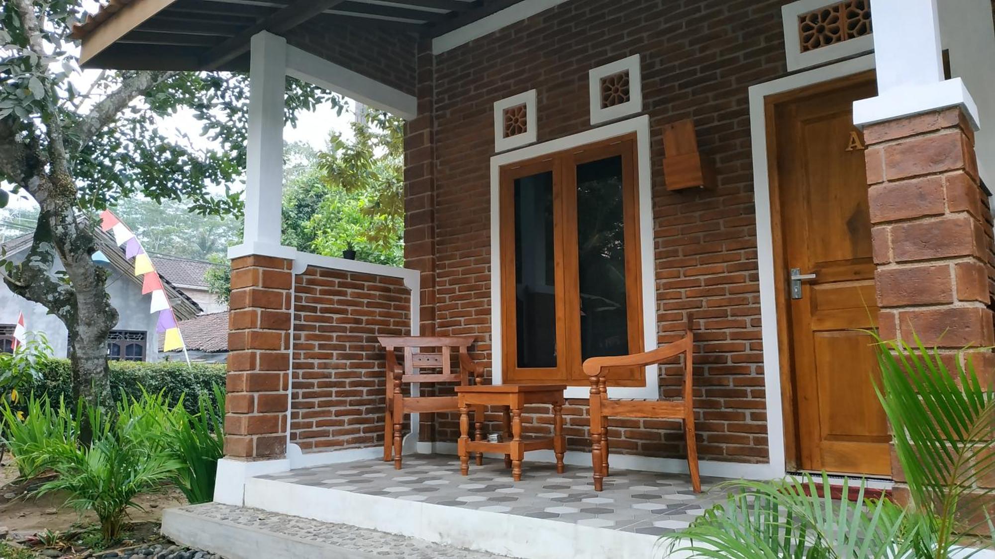 Genthong Homestay Magelang Εξωτερικό φωτογραφία