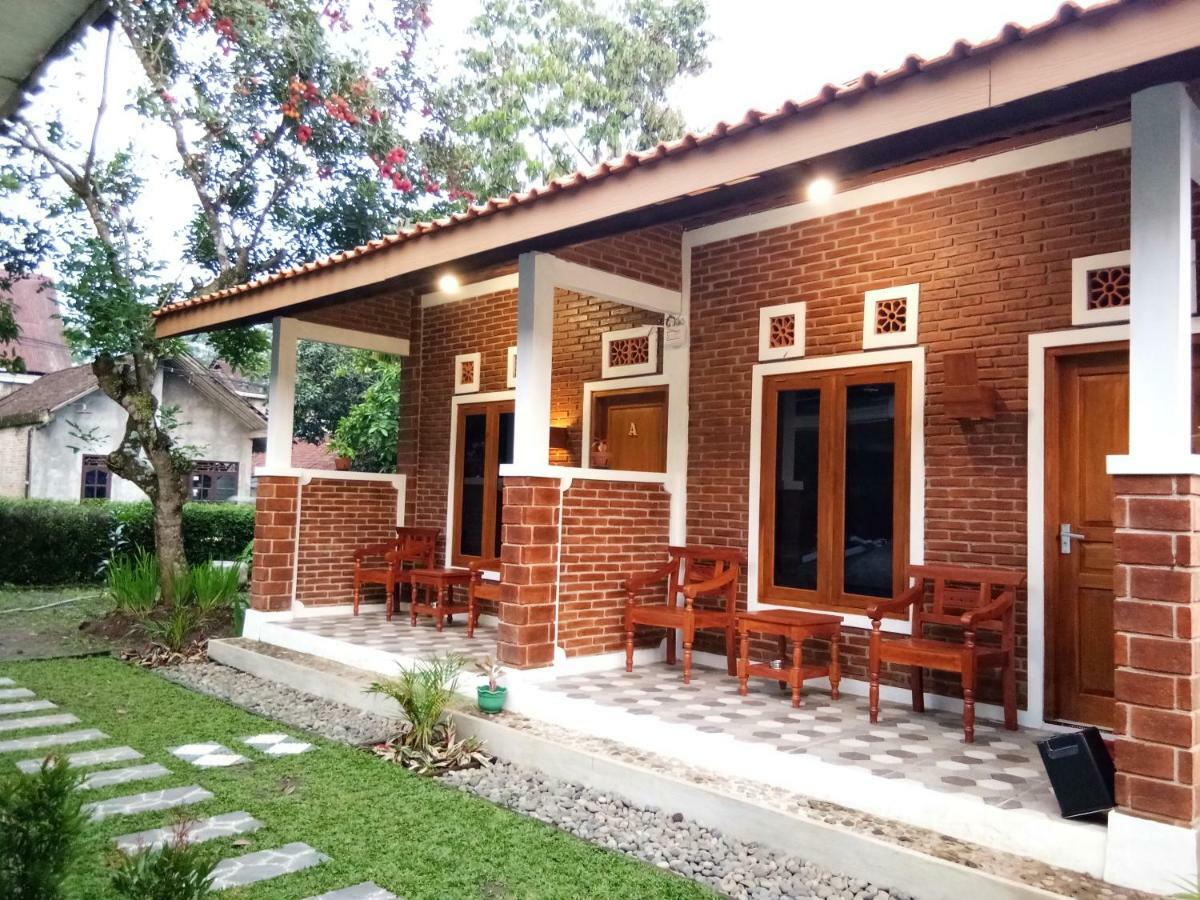 Genthong Homestay Magelang Εξωτερικό φωτογραφία