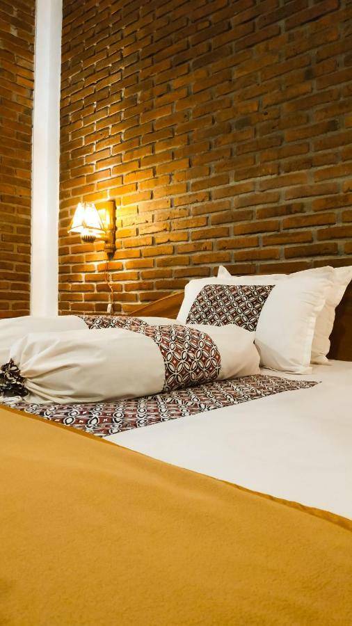Genthong Homestay Magelang Εξωτερικό φωτογραφία